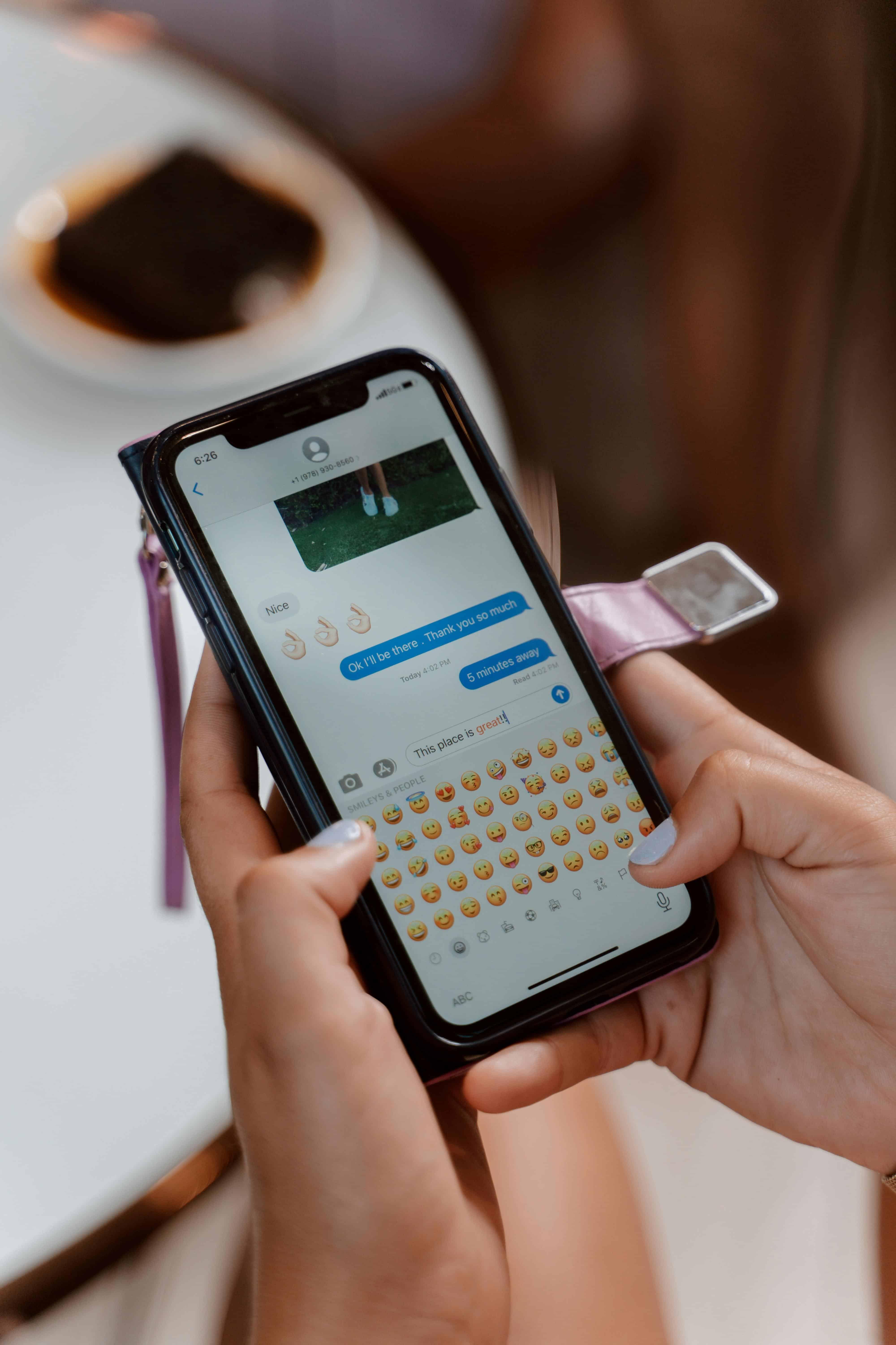 Podrás chatear con CuentosIE que te recomendará el más beneficioso para tu estado emocional